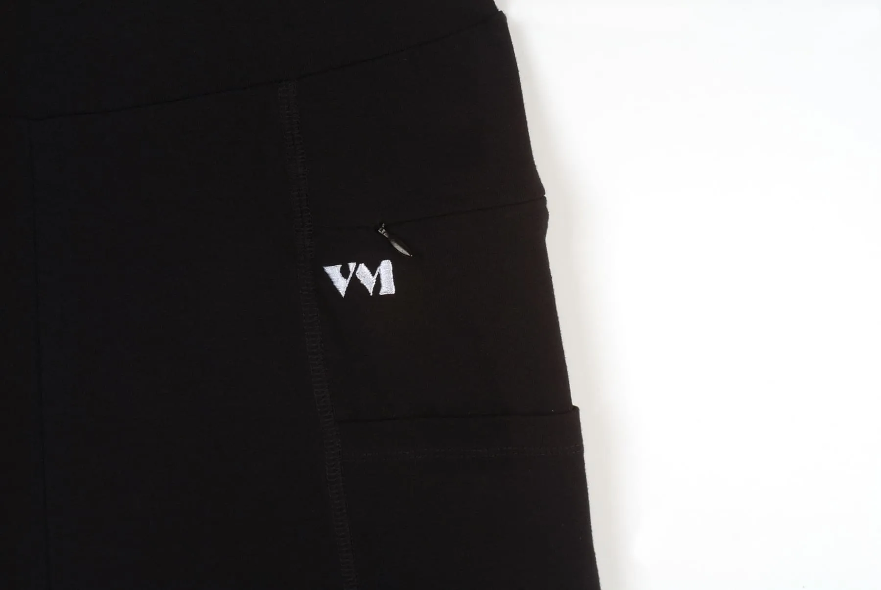 Image n°8 du modèle Legging Aegis de couleur Noir